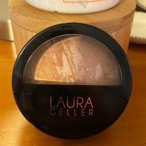 Laura Geller Baked Balance-N-Brighten Color Correcting Foundation in Light